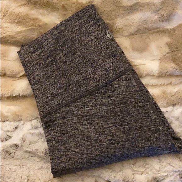 Lululemon - Picture 3 of 3